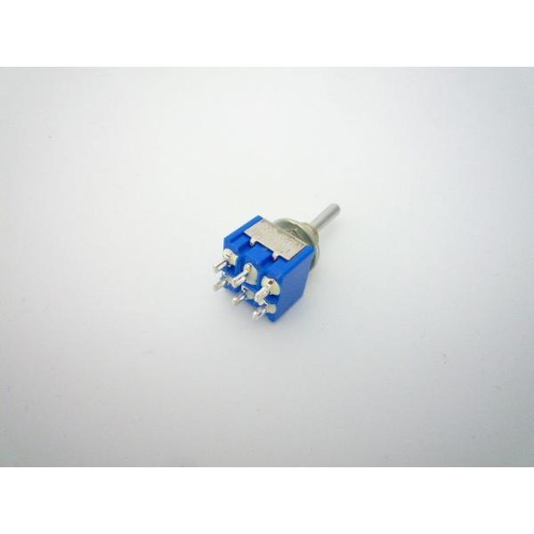 型番：MS500JB回路：DPDT（6P）スイッチ特性：(ON)-OFF-(ON)レバー倒れ角度：12°±2°端子形状：半田端子操作形状：バット状レバー電流容量：6A.125V.AC絶縁抵抗：DC.500V 100MΩ以上(MIN)絶縁耐圧...