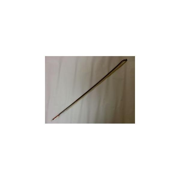 李懐剛製作の二胡弓の特徴 著名な二胡奏者、王国潼、チ紅梅、厳浩敏　等も愛用している季懐剛ブランドの弓です。 弓の長さは８３センチ。竿は厳選された福建省の長紅竹を使用。竿の直径は７．５〜８．２ミリで、竹の表皮を研磨せず、そのまま表皮にニスを薄...