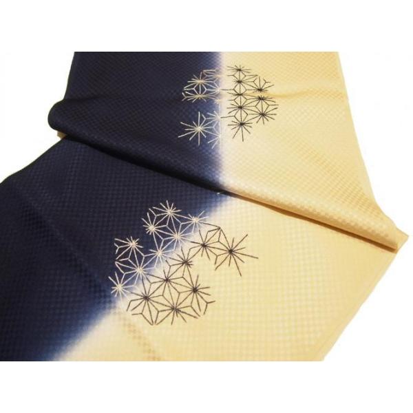 正絹帯揚げ「紺色と薄ベージュの染め分け(麻の葉の刺繍入り