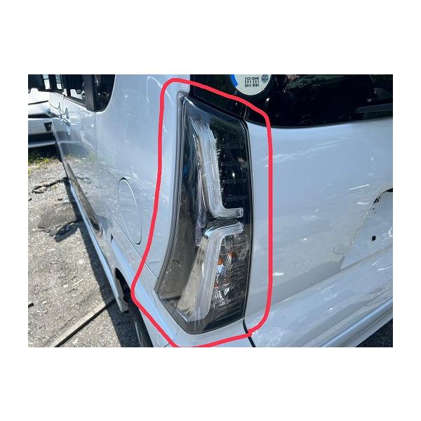 ダイハツ タントカスタムLA65S左右テールライト KOITO220-69075 ダイハツ タントカスタムLA65S左右テールライト KOITO220-69075