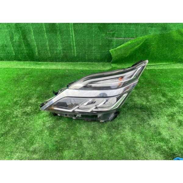 R3年 HFC27 セレナ e-POWER 左ヘッドライト KOITO 210-23785/100-23784