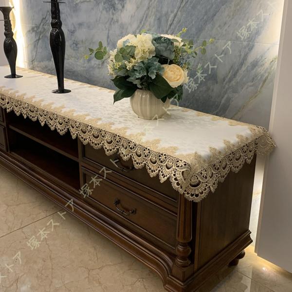 [Release date: August 17, 2022]★インテリア：テーブルランナーは上品な柄がシックで華やかな雰囲気を作り、シンプルなのに高級感をプラスできるアイテムです!部屋のインテリアに見事に調和できます!★素晴らしいデザイン...