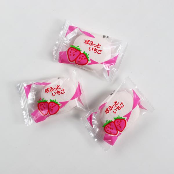 ふわふわな食感がくせになる。中にはストロベリークリームが入っているので程よい甘さです。○ご注意点　２点以上ご購入される場合は送料別で購入された方が料金がお安いです。　　　　　　配送地域が中国地方の場合は送料別で購入された方が料金がお安いです...