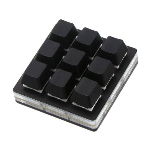 ITPROTECH アイティプロテック ▼有線接続方式：USB ▼キースイッチ：メカニカルスイッチ ▼スイッチ詳細：赤軸 ▼バックライト：RGB ▼カラー：黒系 ▼Windows対応：○ ▼幅：68mm ▼奥行：71mm ▼高さ：26mm