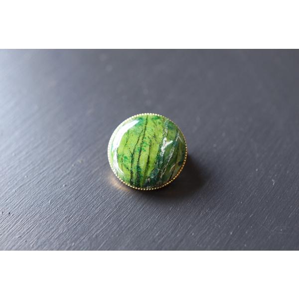 七宝焼きアクセサリー　個性あふれる注目の逸品　ブナ　ブローチ