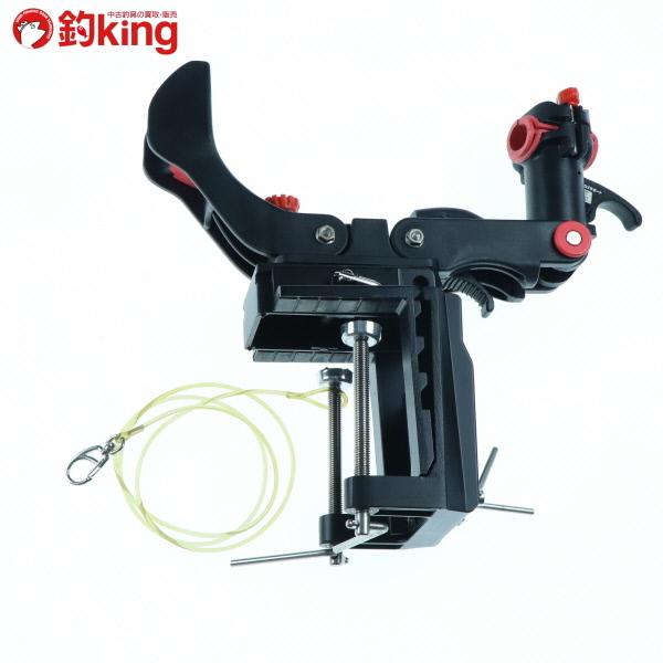 船釣りの竿置き2台と電動リール付き中通し竿。