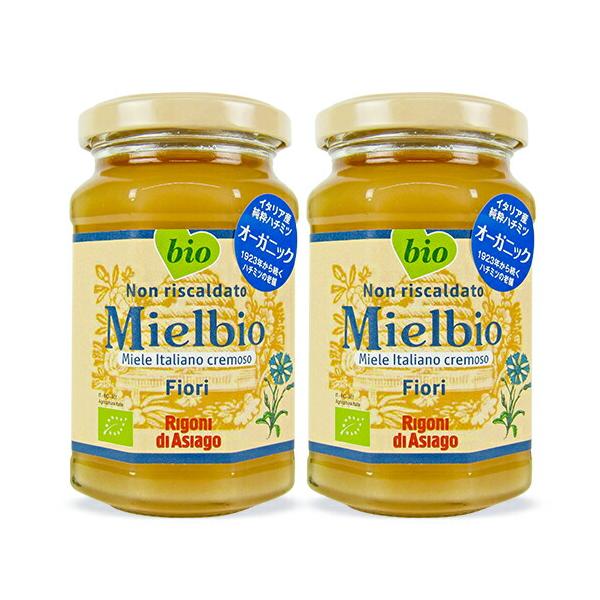 イタリア北部・中部伝統の多種類の花蜜を原料とするハチミツで様々なワイルドフラワーの風味とアロマを余すところなく備えています。全粒粉パンやトーストに塗ると美味しく、ヨーグルトに混ぜても、紅茶に入れても最適です。