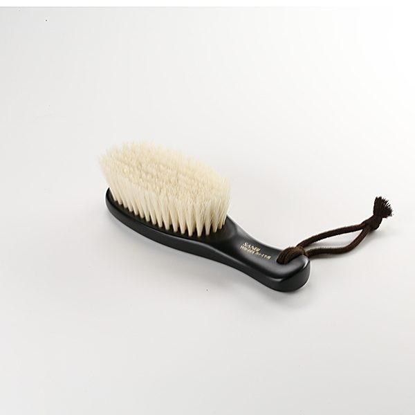 送料無料 高級テーラー御用達 カシミヤスーツ用洋服ブラシ 洋服ブラシ Ws 224 小サイズ カシミヤ用国内植毛天然木馬毛 尻尾 全長180mmサンビー工業sanbi 10002904 谷町テーラーパーツ 通販 Yahoo ショッピング