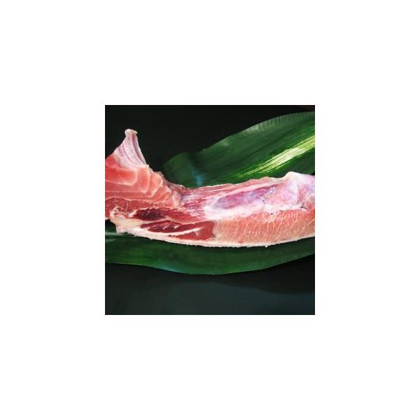 カマは全て当店のセリ落し、50キロ以上の上質大目鉢鮪を使用していますので、お肉に負けないほどの脂が乗っています。１度食べれば違いが分かります。お酒の肴に、バーベキューに最適。塩焼きにすれば、ジューシーな肉汁たっぷり。鮮度抜群の「マグロのかま...