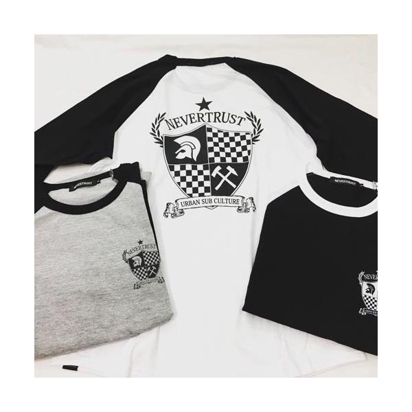 ネバートラスト エンブレムラグランTシャツ