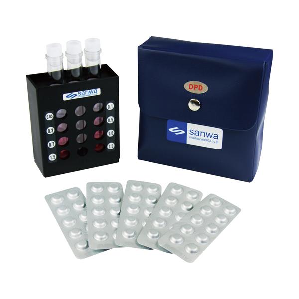 ●幅165×奥85×高150mm●重量：400g●測定範囲／０．０５、０．１、０．３、０．５、０．７、１．０、１．５、２．０ｐｐｍ●ＤＰＤ錠剤５０錠（パリンテスト社製）入●専用ケース入