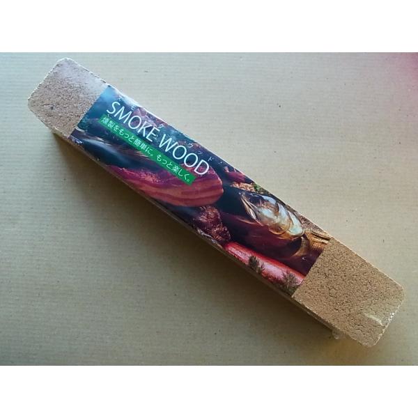 進誠産業スモークウッド　ブナ　です。深い香りと色づきがいい「天然木100%」使用！！原木をじっくり吟味して燻製用チップにしました。●ブナすっきりした香りで魚介類に合います。＊こちらの商品、１個あたりの梱包サイズは　「２７０」　です。