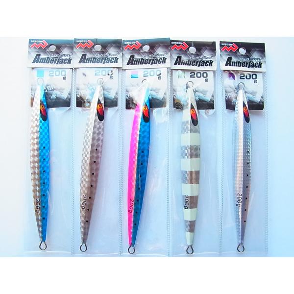 マルシン漁具 アンバージャック 200g　です。水切りが良いフラットな４つの面構造でハイピッチからスローピッチまであらゆるジャークで高い操作性を実現！！全長　：約190mm（リング部含む）最大幅：約22mm最大厚：約14mm（素人計測ですの...