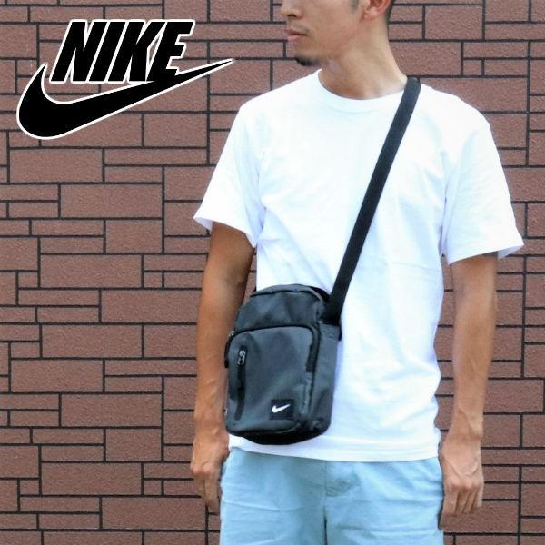 ラブリーナイキ ショルダーバッグ コーデ メンズ 人気のファッションスタイル