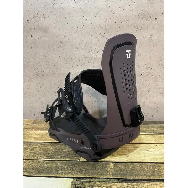 UNIONビンディング“FORCE”最先端テクノロジーを搭載した最強のオールラウンドモデル。ライダー使用率No.1モデル!!サイズ：Mカラー：BROWN