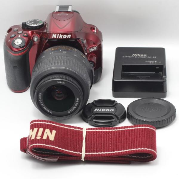 Nikon デジタル一眼レフカメラ D5200 レンズキット　レッド ニコン デジタル一眼 Nikon D5200 レンズキット レッド 中古