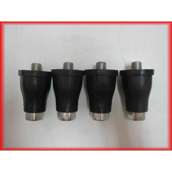 ホシザキの冷蔵庫の脚４個です。高さ調節したい時や、水を流す調理場に向いています。冷蔵庫の他、製氷機・冷凍庫・冷蔵ショーケースに使われています。ホシザキの製品だとほぼ合うと思いますが、サイズでご確認下さい。フクシマ・パナソニックでも合いますが...