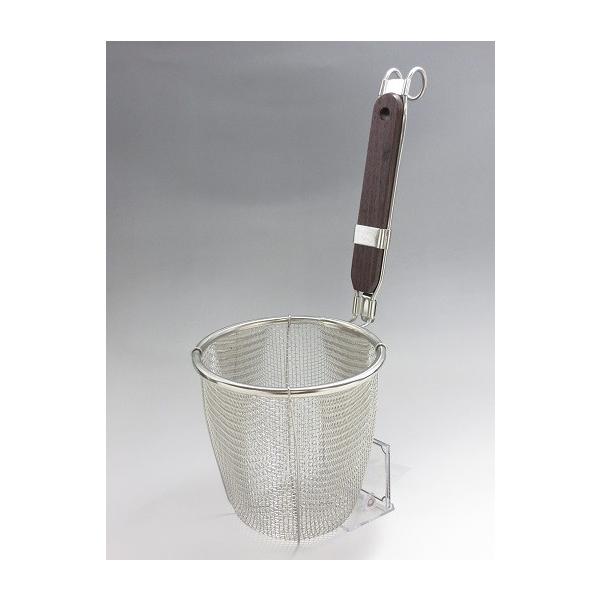 手際よく麺をあげ、同時に水切りゆで加減のベストタイミングを逃しません。又、プロの人々に幅広く使っていただいております。堅牢性と耐久性を重視し、18-8ステンレス線と板材でローズ柄をしっかりと固定。丈夫で錆びない衛生的な製品です。[ 仕様 ]...