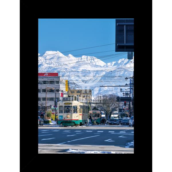 高級フォトプリント　アルミ額縁入り受注生産品のため、納品までは約２週間かかります。ご了承ください。アルミ額縁　ブラック額外寸：507mm × 659mmマット内寸：367mm × 534mm※本商品は受注生産品のため、ご注文後のキャンセル、...