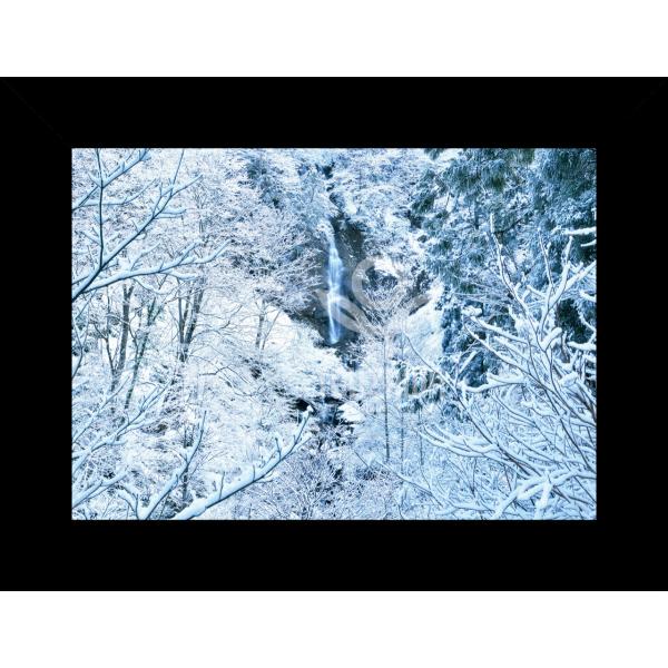 高級フォトプリント　アルミ額縁入り受注生産品のため、納品までは約２週間かかります。ご了承ください。アルミ額縁　ブラック額外寸：507mm × 659mmマット内寸：367mm × 543mm※本商品は受注生産品のため、ご注文後のキャンセル、...