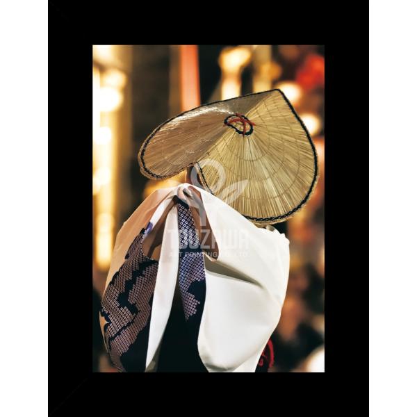 高級フォトプリント　アルミ額縁入り受注生産品のため、納品までは約２週間かかります。ご了承ください。アルミ額縁　ブラック額外寸：507mm × 659mmマット内寸：367mm × 544mm※本商品は受注生産品のため、ご注文後のキャンセル、...