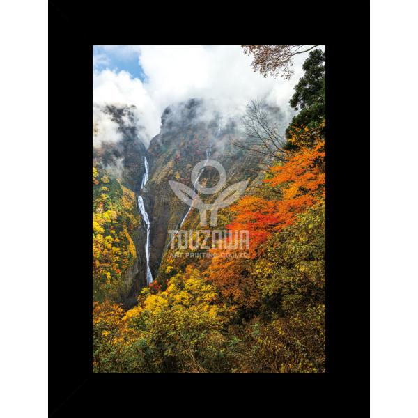 高級フォトプリント　アルミ額縁入り受注生産品のため、納品までは約２週間かかります。ご了承ください。アルミ額縁　ブラック額外寸：507mm × 659mmマット内寸：367mm × 545mm※本商品は受注生産品のため、ご注文後のキャンセル、...