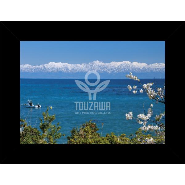 高級フォトプリント　アルミ額縁入り受注生産品のため、納品までは約２週間かかります。ご了承ください。アルミ額縁　ブラック額外寸：507mm × 659mmマット内寸：367mm × 520mm※本商品は受注生産品のため、ご注文後のキャンセル、...