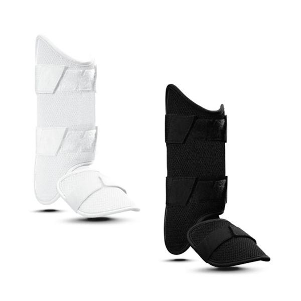 空気に触れると固まる特殊素材。自分の身体に密着させて成型させることでカスタムフィットを実現。あなただけのレッグガードが出来上がります。高校野球対応。■高校野球対応モデル■素材：PU布、PS、人口繊維、TPU■サイズ明細：幅 約23cm×長さ...