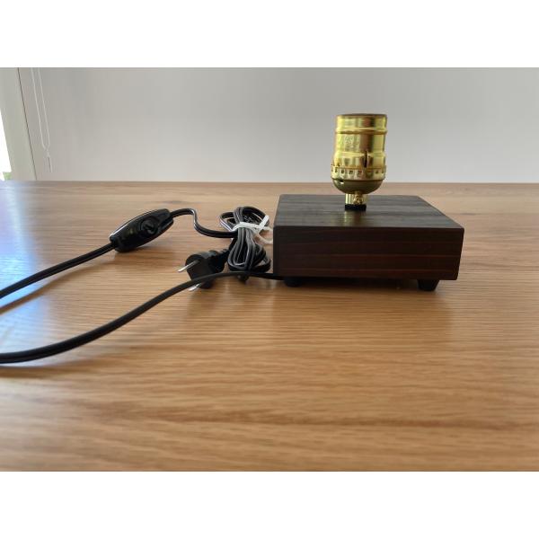 [Release date: February 27, 2024]カインドストア レトロ アンティーク調 ハンドメイド テーブルランプ スタンド (ゴールド 中間スイッチ) M893ハンドメイドのアンティーク調テーブルランプスタンドです。ハ...