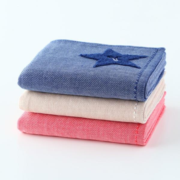 片面ガーゼの気持ち良い素材。刺繍がアクセントになったデザインです。＜特徴＞表面は綾織りのガーゼ、裏面は無撚糸パイルというダブルフェイス仕様のやわらかな肌触りです。表のガーゼは、縦糸と横糸の色差によるニュアンスのあるフレンチシックな仕上がり。...