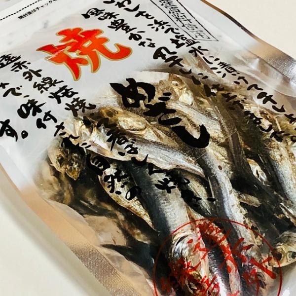 メール便(ポスト投函）でのお届けになりますので日時の指定はできません。 商品の発送より約2〜3日でお届けできます。商品説明名称 焼めざし原材料名 いわし（国産）、食塩内容量 ６２ｇ賞味期限 製造日より９０日保存方法 直射日光および高温多湿を...