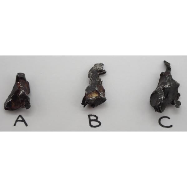 【通販限定】1.0g イミラック・パラサイト原石 (カンラン石のなごりが見える）　石鉄隕石　Imilac Pallasite Meteorite