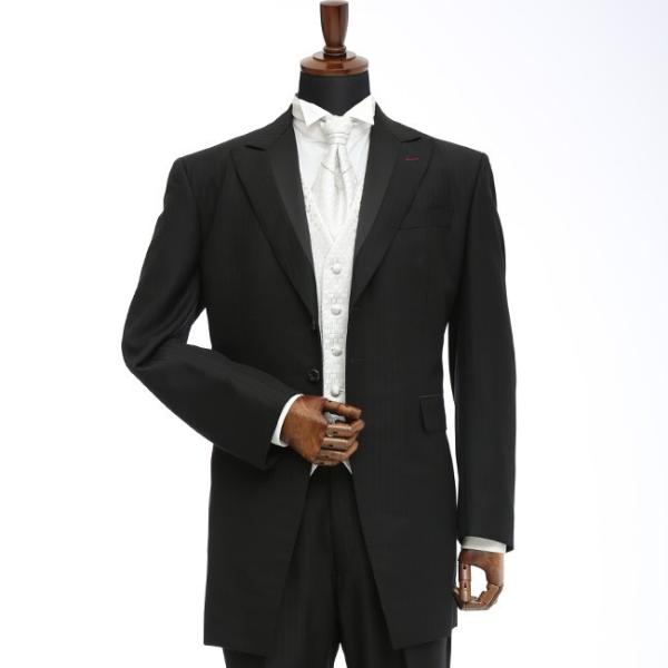 【商品名】 レンタル　タキシード　  【品　番】 TX_068  【商品内容】 ジャケット　/　ベスト　/　パンツ　/　ネクタイ 【特　徴】 イタリアを代表する世界的な高級メーカーErmenegildo Zebnaの高級素材が圧倒的な存在感...