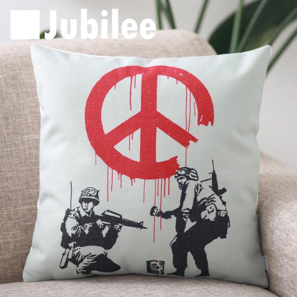 �o���N�V�[ Banksy �N�b�V�����J�o�[ Peace Sign Army Red �k���f�U�C�� 45×45cm ���l�� Jubilee London