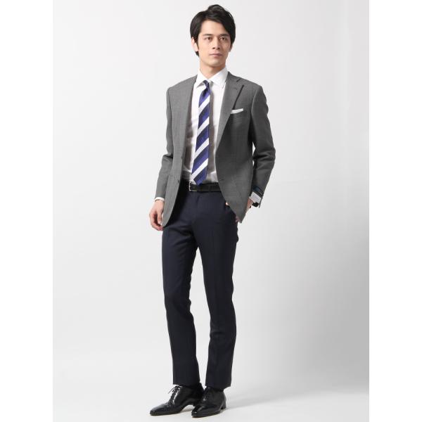 現代の髪型 エレガントライト グレー ジャケット メンズ