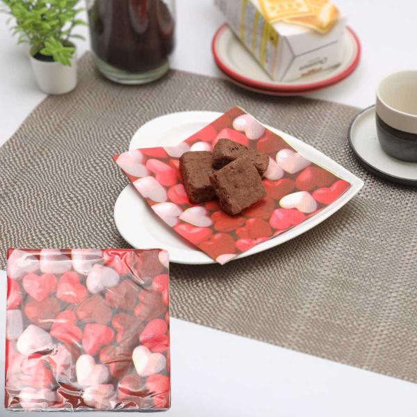 お菓子を乗せたり、お弁当やサンドウィッチを包んだり、ブレッドバスケットに敷いてパンをのせたり、毎日の中で可愛く使えるペーパーナプキンです。ホームパーティなどでお客様をおもてなしする時はもちろん、お茶の時間にはお菓子のプレート代わりに使うのも...