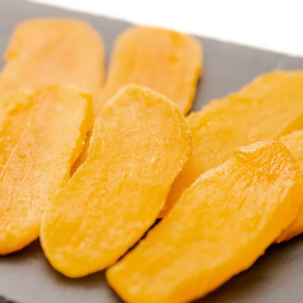 糖度70％！紅はるかの干し芋。ゆうゆう農園で大切に育て熟成させた紅はるかを使用。無添加・無着色の干し芋です。糖度70％の甘さが特徴。さつまいも本来の凝縮された風味を堪能することができます。ねっとりとした食感と口の中で広がる「熟成紅はるか」本...