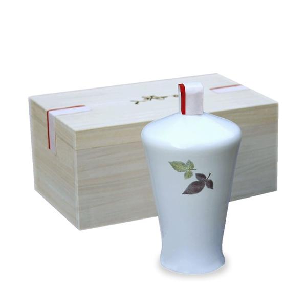 日榮(日栄)  客人(まれびと)720ml(化粧箱入)