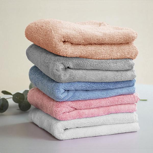 ■全身に使えるバスタオルサイズ！■選べる5color！■ふわふわのマイクロファイバー素材で髪にもお肌にもやさしい！■超高吸収でぐんぐん水を吸うのでドライヤー時間も短縮！■サッと乾く抜群の速乾性！■ジムや旅行にも最適！商品詳細：バスタオルカラ...