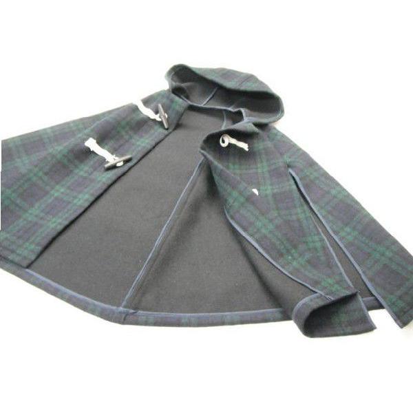 簡単手作りフードポンチョの型紙です。女性身長160ｃｍ前後でお尻まで隠れるタイプです。**初心者の方でも作れる工夫！**＊裏なしで、少ないパーツ数＊ほとんどが直線縫いの型紙＊楽々アレンジできる・型紙は実寸のカット済みパターンです。《パターン...