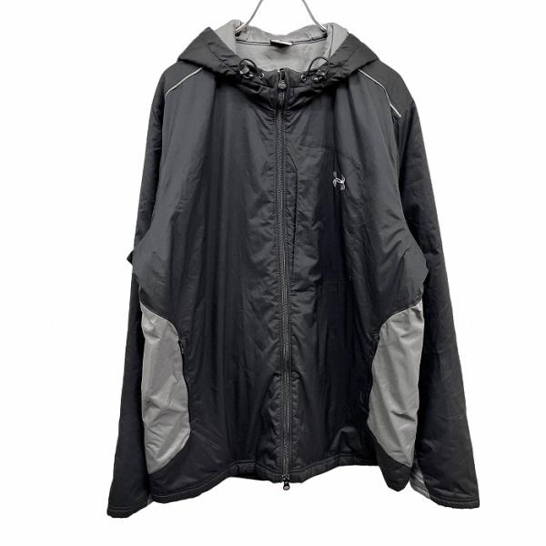 新品　UNDER ARMOUR 中綿入り　ナイロンパーカー　ナイロンジャケット UNDER ARMOUR（アンダーアーマー） 少し薄手 中綿入り ジャケット