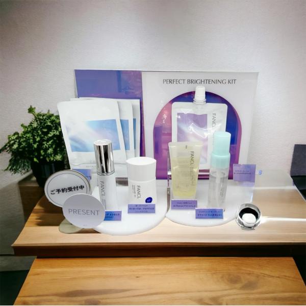 [Release date: April 18, 2024]刺激でバリア機能が乱れることがシミ・くすみの原因になるから。ブライトニング×肌あれ防止のWアプローチ。さらに美白有効成分と保湿成分を肌奥に届けて、過剰なメラニンの生成を防ぎ、シミを...