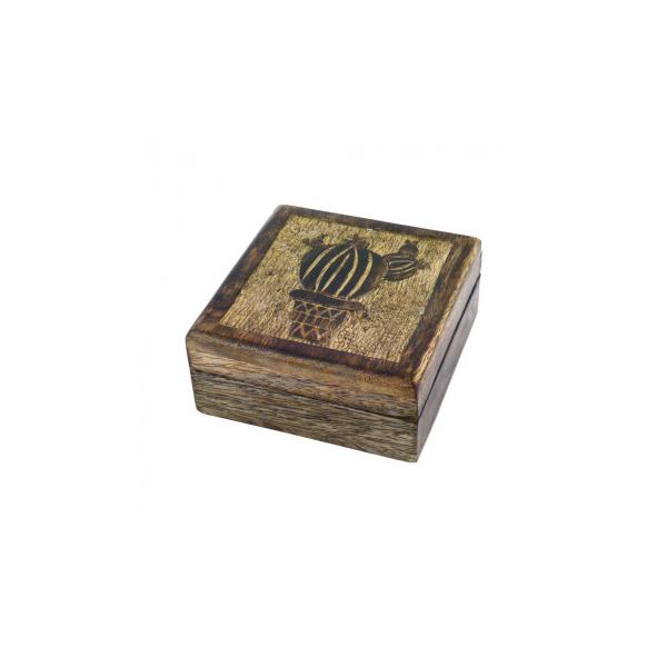 マンゴーウッドで作ったウッドボックスです。メキシカンな可愛いサボテンの柄です。アクセサリーや小銭入れにぜひ。マンゴーウッドが持つ温かみのある素材感でほっとするインテリアになります。