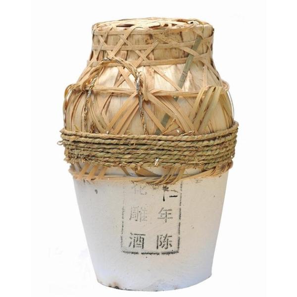 世界三大美酒の一つと言われている紹興酒。アミノ酸の含有量はとても高く、香り豊かな長期熟成した醸造酒です。コクや香りに深みがあり、その風味は中華料理によく合います。特に油っこい料理にピッタリ！肉料理や揚げ物、炒め料理など味の濃い料理との相性は...