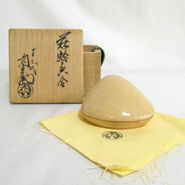 二月の特売品】十二代田原陶兵衛作 萩 蛤香合 茶道具【中古 美品