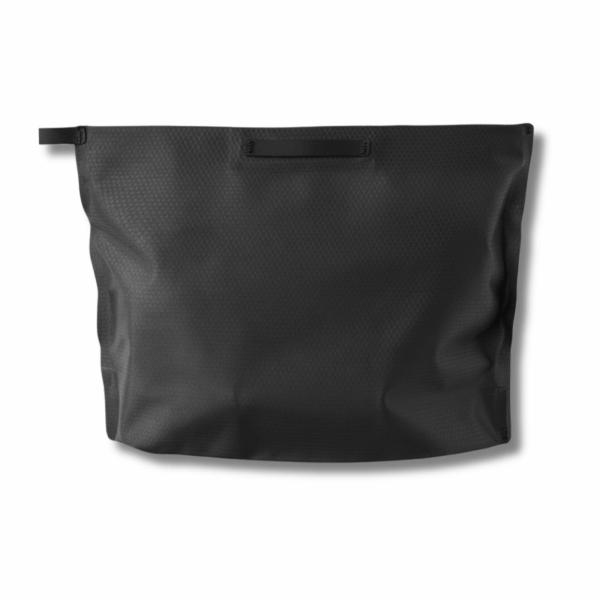 【濡れたまま収納OK】使った後の歯ブラシやタオルもそのまま入れられる、防水仕様のドライポーチ。ムレを防ぐ速乾素材で、いつでも清潔。【止水ファスナー採用】ファスナー部分からの水の侵入を防ぎ、内部をしっかりガード。水回りやアウトドアシーンでも安...