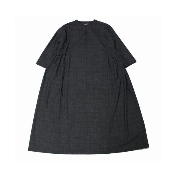 美品　アーツアンドサイエンス　ウール　薄地　ワンピース　腕切り替えデザイン 美品 アーツアンドサイエンス ウール 薄地 ワンピース 腕切り替えデザイン