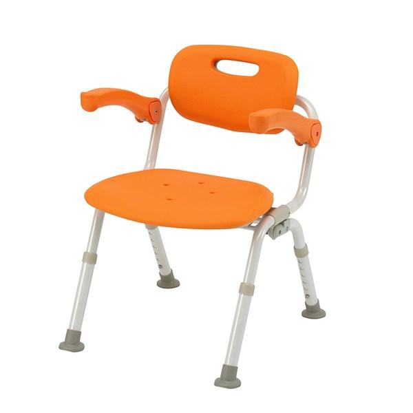 ■安心・快適やわらかクッション(防かびタイプ)  ・冷たさを感じにくく、すべりにくい素材  ・水切れもよく着脱も簡単  ・ひじかけ裏までやわらかく、浴槽移乗時に誤ってひじをぶつけても安心  ・ゆったり背もたれと広めの座奥行で脚上げ動作も快適...