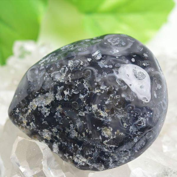 水入り瑪瑙 (約127.4g) メノウ ジオード ウォーターアゲート ブラジル