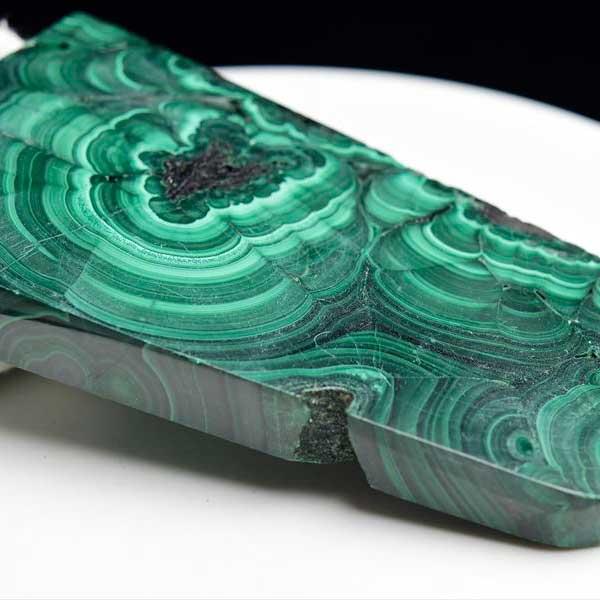 マラカイト (約488g) 孔雀石 ポリッシュ プレート 磨き石 置物 コンゴ  